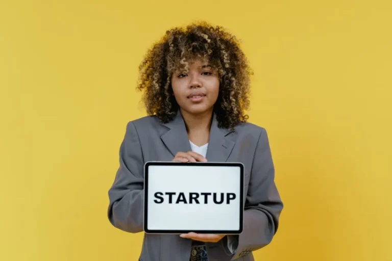 Best Ways to Promote Emerging Artists Online