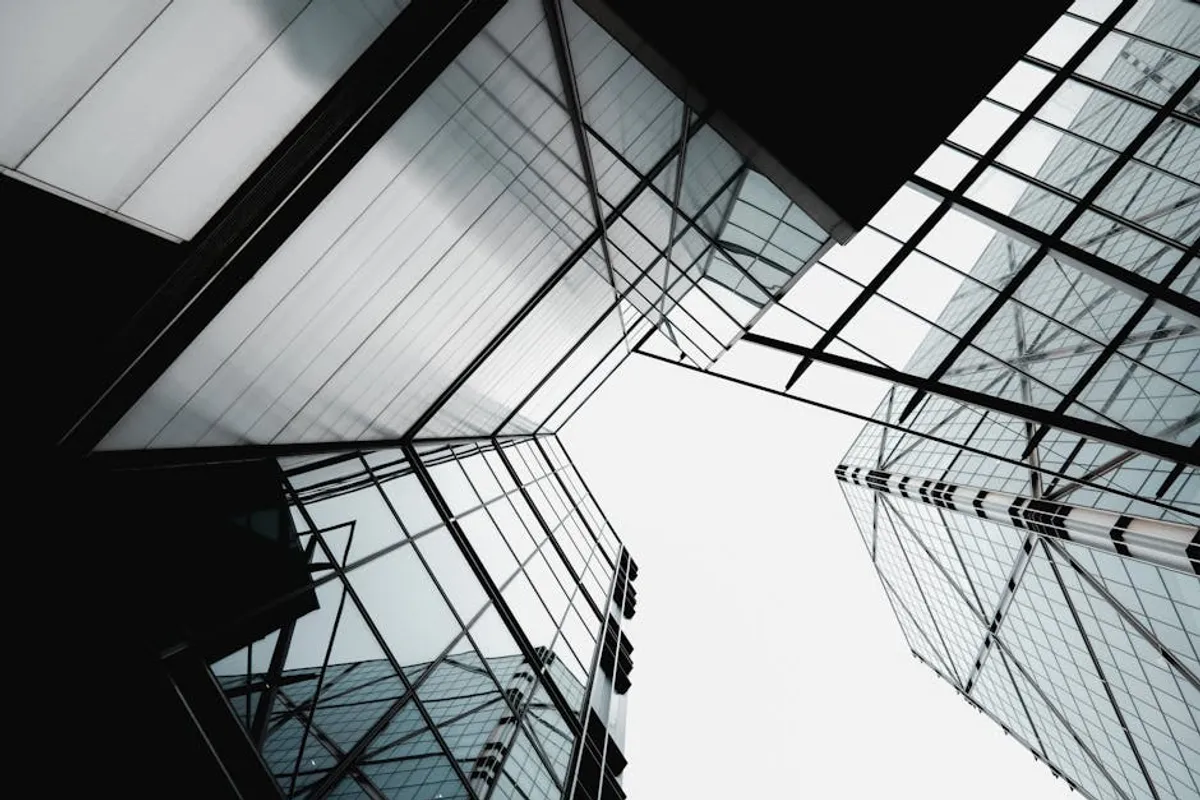 How structurespy.com relates to modern photography and visual storytelling content