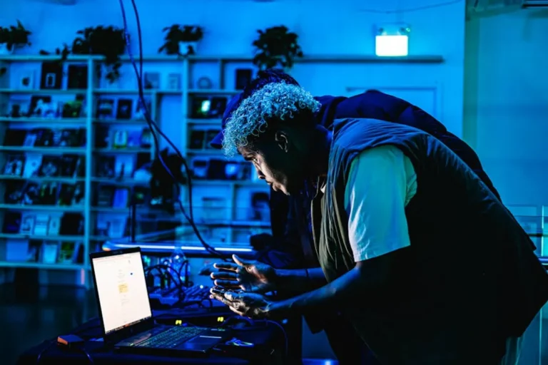 How to Photograph Musicians